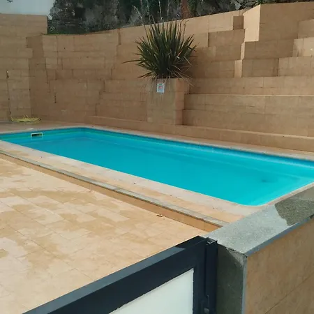 En Con Piscina شقة